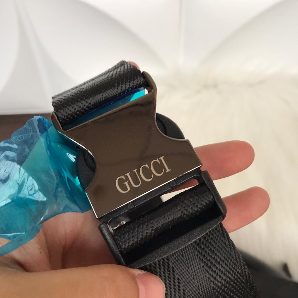 Túi Đeo Hông Gucci Chất Liệu Da