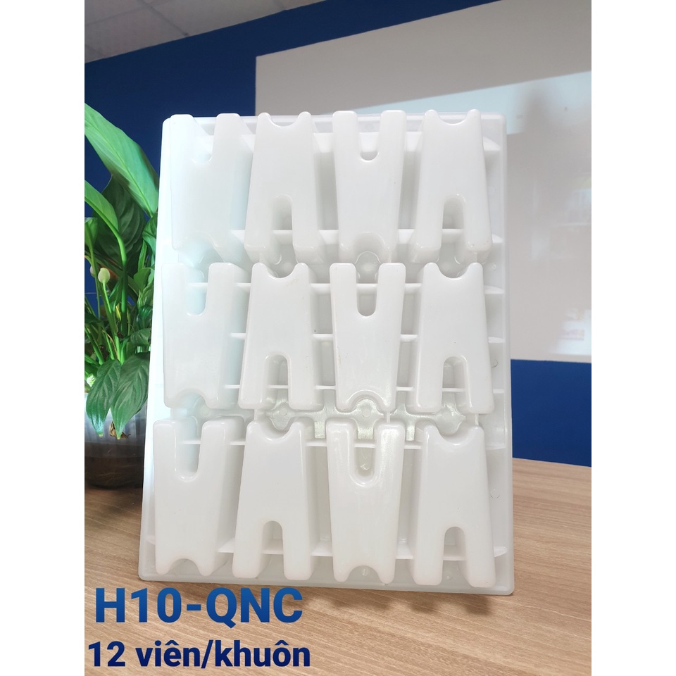🔰🔰khuôn đúc con kê bê tông thép sàn lớp trên H10 - 12 viên/khuôn