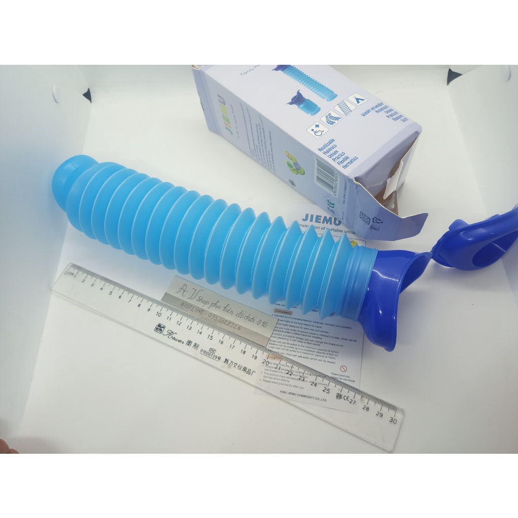 bồn tiểu mini di động có nắp cài chắc chắn, có thể kéo dãn để tăng thể tích chứa, chất liệu nhựa siêu bền