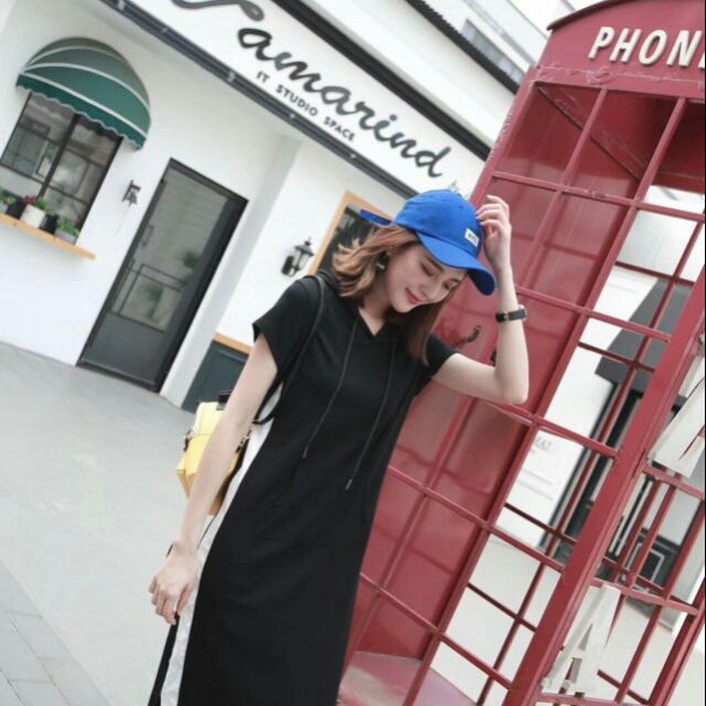 Maxi duyên dáng và trẻ trung mang phong cách thể thao