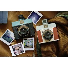 Máy chụp ảnh lấy ngay  Diana Instant Square