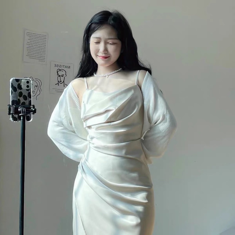 Set đầm lụa dây kem kèm khoác len gân VIBES
