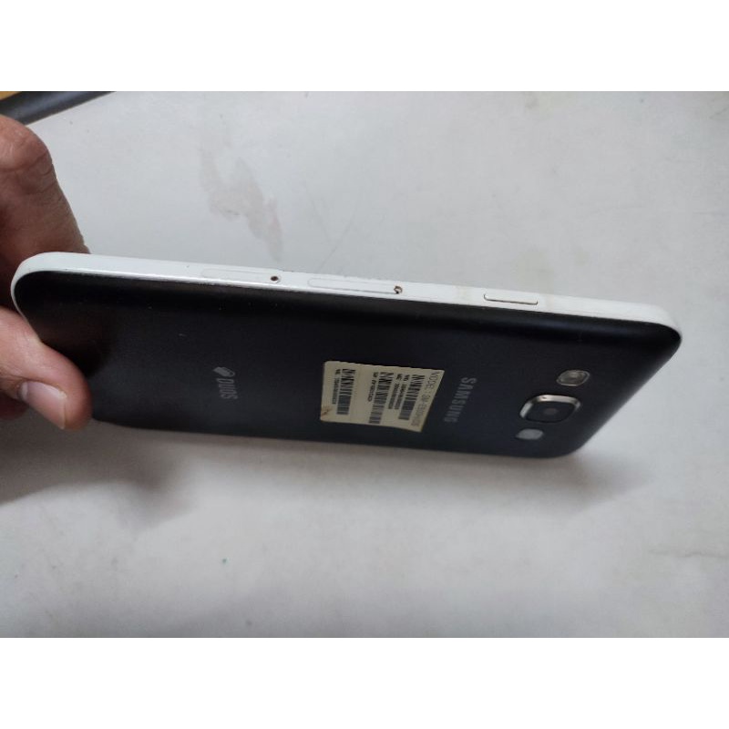 Điện thoại Samsung E5 , 2sim 2 sóng