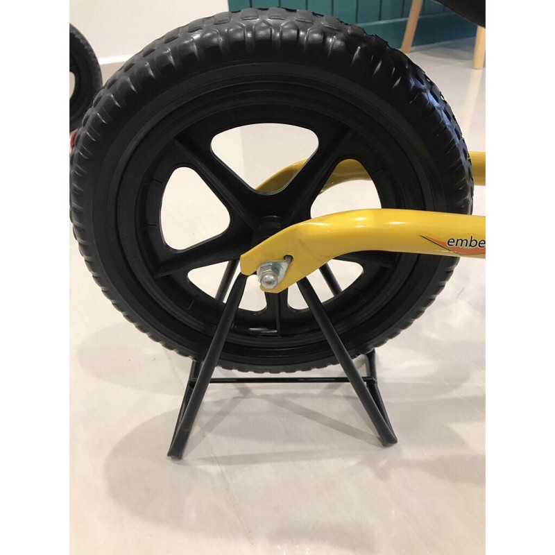 Giá để xe thăng bằng, phù hợp với hầu hết các dòng xe thăng bằng