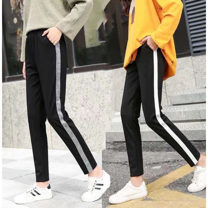 Quần Jogger Thể Thao Nữ Sọc Dọc Có Túi
