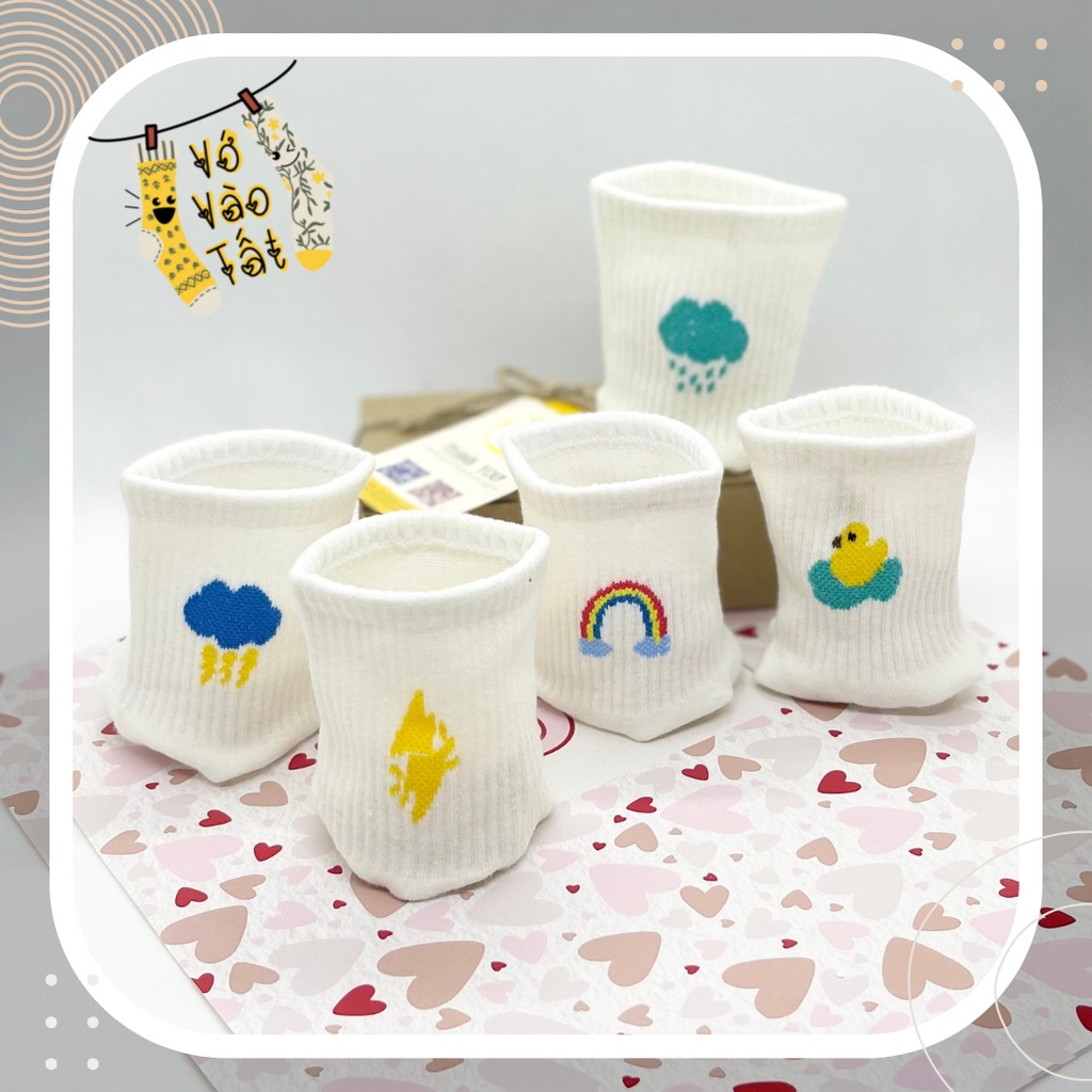 TẤT VỚ CỔ CAO TRUNG TRẮNG HỌA TIẾT MÂY XINH XẮN