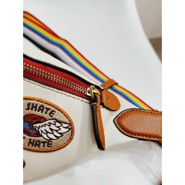 Túi bao tử Coa**ch da thật xịn xò