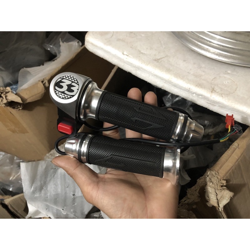 Tay ga xe điện 133 sang trọng, bền bỉ