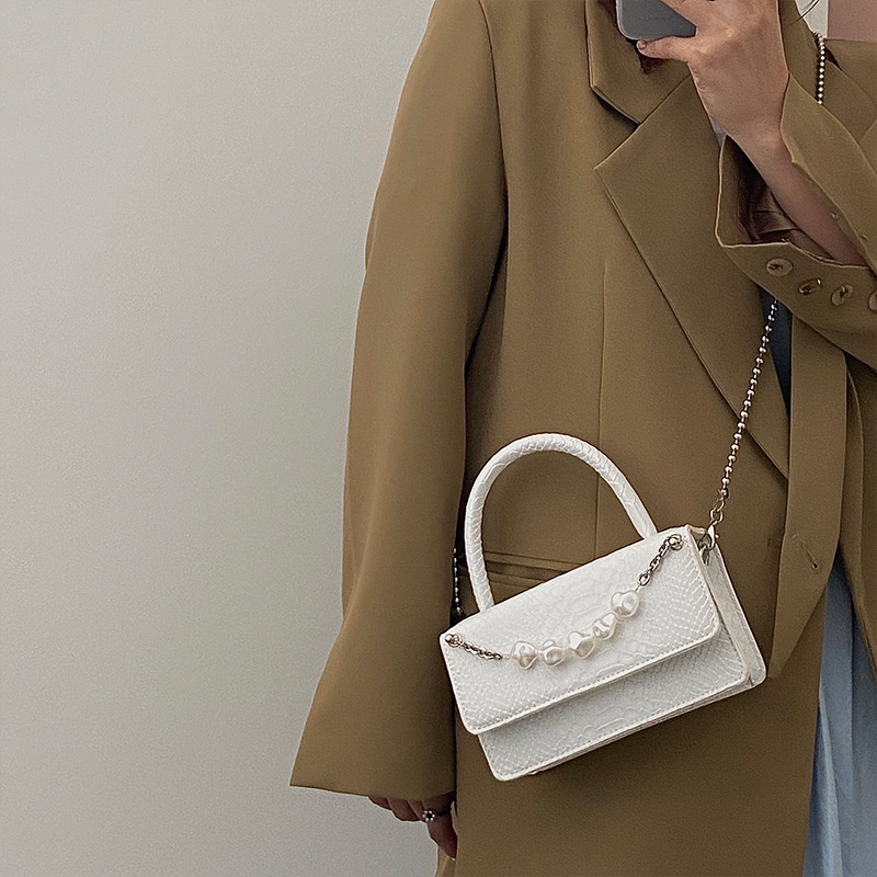 Túi đeo chéo IELGY phối chuỗi hạt phong cách retro thời trang cho nữ