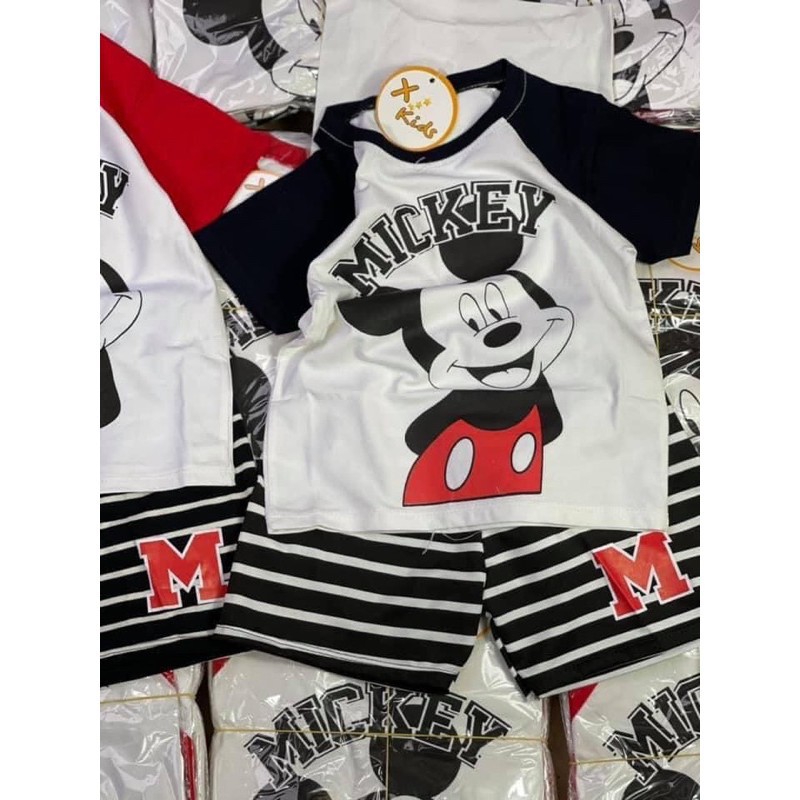 [Mã FAGET5K giảm 5K đơn 0đ] Bộ Mickey Tay Pha Quần Kẻ Chất Cotton Loại Đẹp Cho Bé 8-20kg V266 - NamKidShop