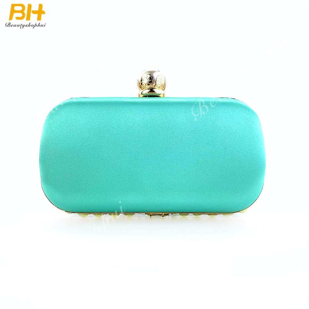 Ví Cầm Tay Thêu Họa Tiết Đính Ngọc Trai Giả Thời Trang Cho Nữ