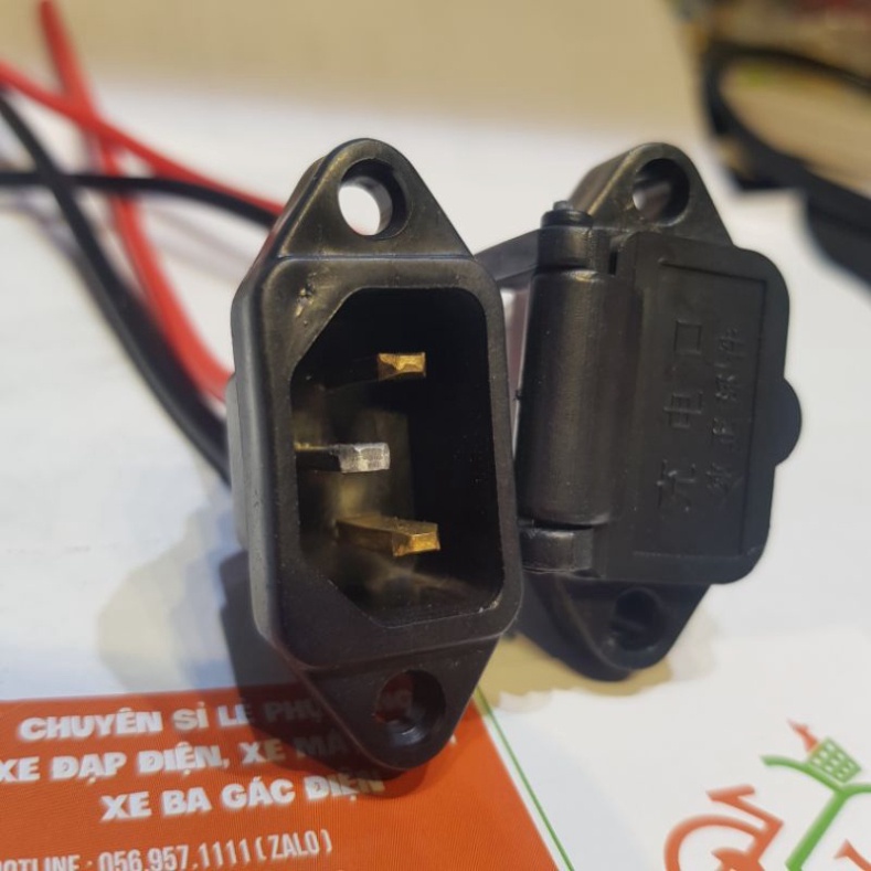 GIẮC SẠC VUÔNG CÓ NẮP KHÔNG NẮP XE ĐIỆN Electric Bike GIA HUY