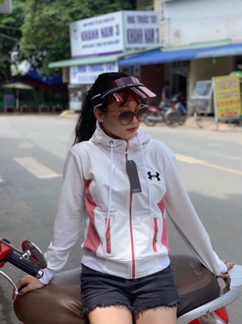 Áo khoác nữ da cá chống nắng cao cấp thêu chữ viền túi ảnh thật | BigBuy360 - bigbuy360.vn