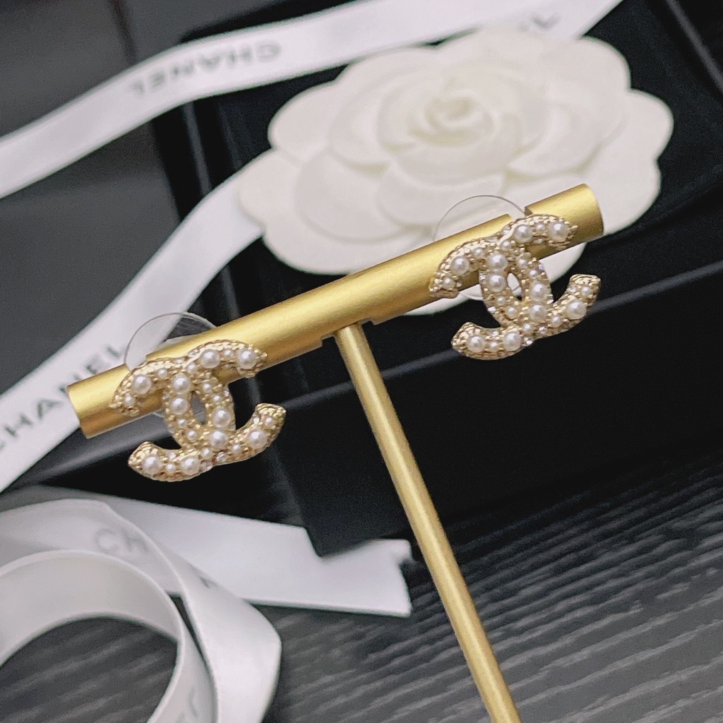 Khuyên Tai Chữ C Đính Ngọc Trai Phong Cách Retro Thời Trang