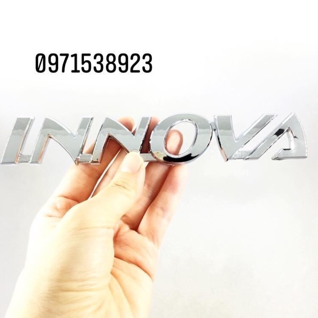 logo chữ nổi TOYOTA INNOVA