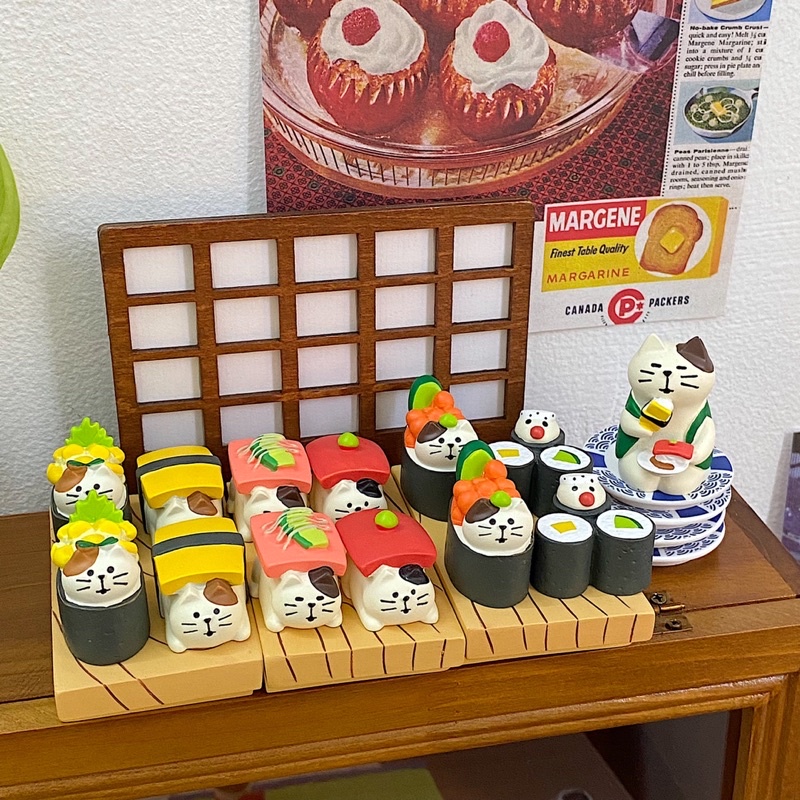 Mô hình mèo chủ đề tiệm sushi