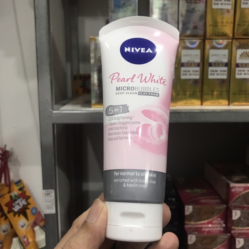 Sữa rửa mặt NIVEA Pearl White Đất Sét giúp trắng da ngọc trai (100g)