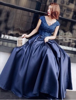 Đầm dạ hội xoè phồng cổ tim