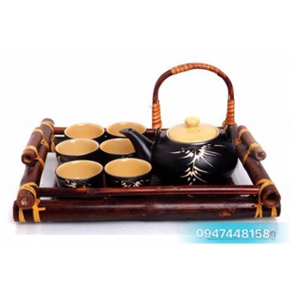 Bộ ấm chén Bát Tràng kèm khay tre - lòng chén vàng