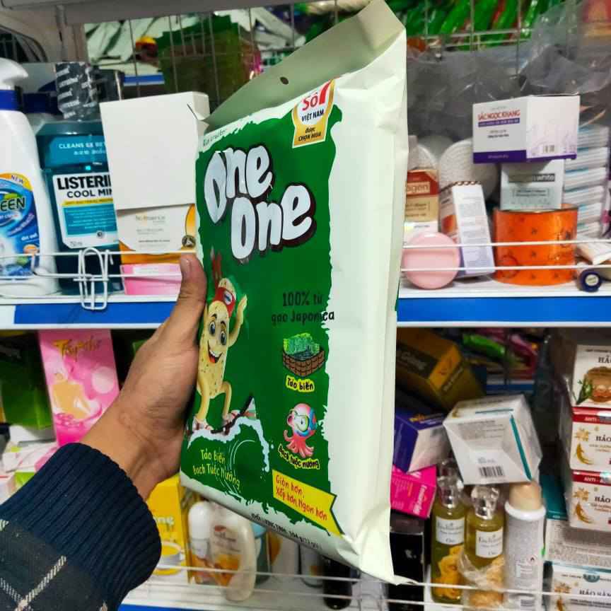 Bánh gạo One One Tảo biển bạch tuộc nướng 104g