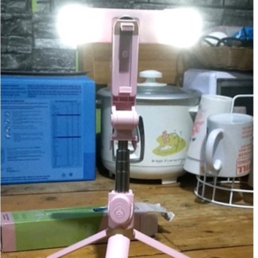 Gậy chụp ảnh selfie xoay được 360 độ có tripod và Bluetooth 1m