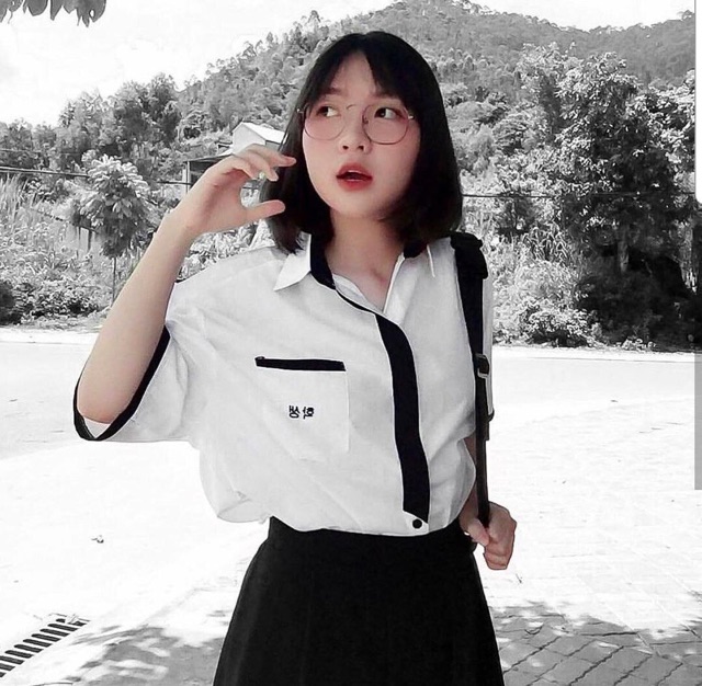 Áo sơ mi thêu chữ