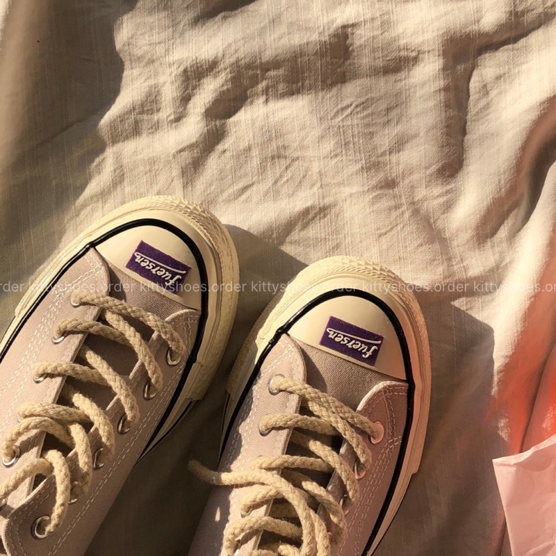 Giày Cổ Thấp Dây Dù Màu Pastel Có Tag Chữ