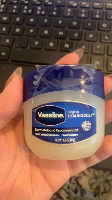 Kem dưỡng mềm da đa năng Vaseline của Mỹ 49g nhiều công dụng tốt