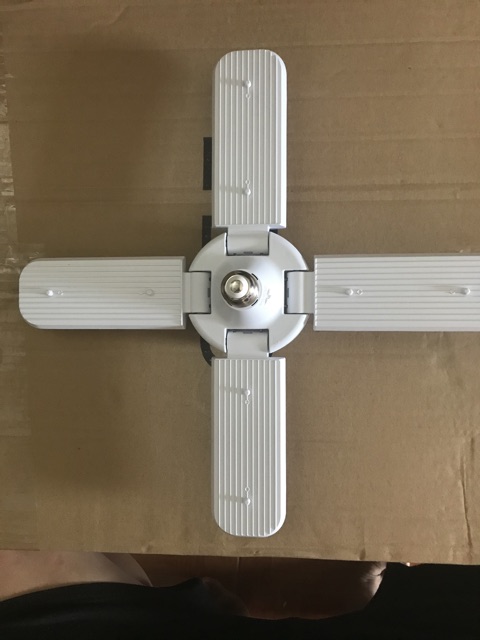 Đèn led siêu sáng có 4 cánh 60w