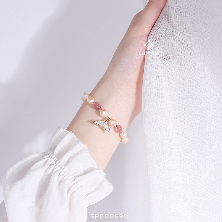 Lắc Tay Nữ Eleanor Ngọc Trai Nhân Tạo Màu Hồng Gắn Charm Đuôi Cá Dễ Thương - SP000630