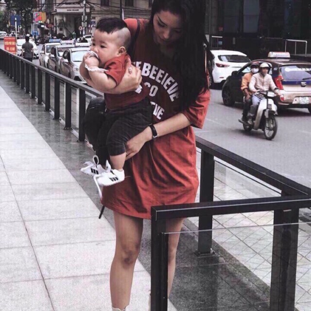 Sét váy mẹ và 2 áo con
