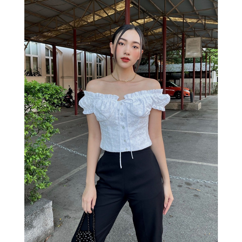 Áo croptop xô thêu , Peace House Clothing