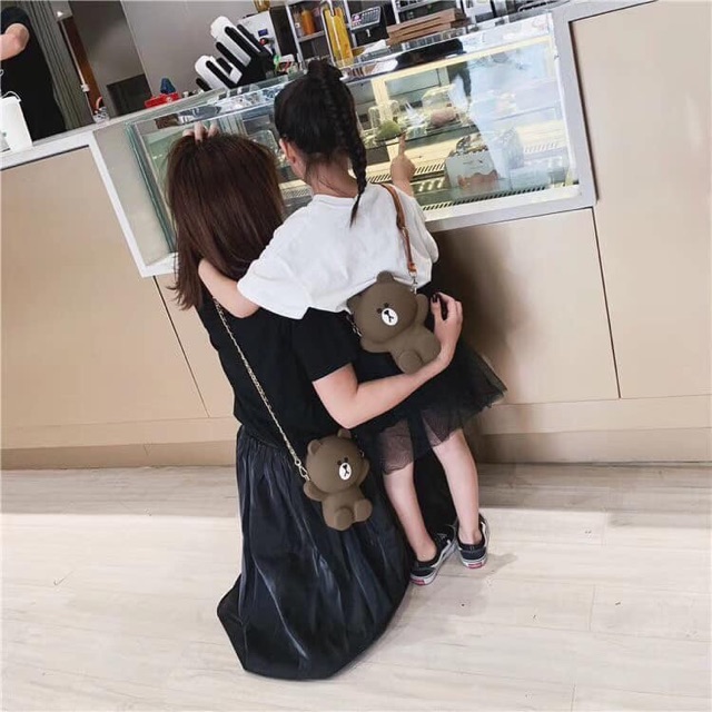 Túi đeo chéo silicon hình gấu BROWN siêu đáng yêu cho mẹ và bé