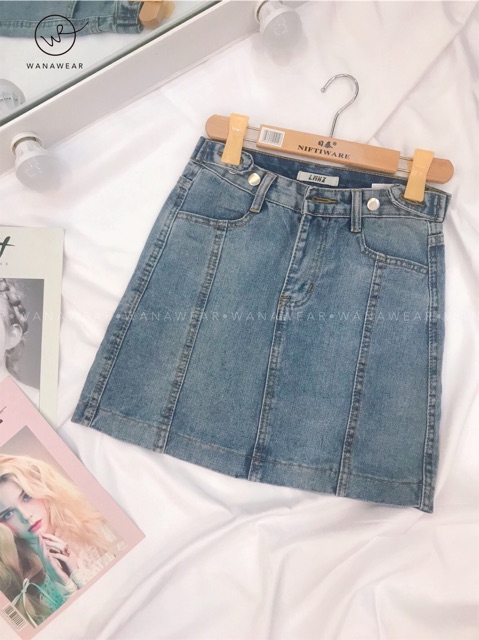 Chân váy jean chữ A ngắn lưng cao WANAWEAR cạp cúc điều chỉnh xinh xắn chất bò mềm đẹp | BigBuy360 - bigbuy360.vn