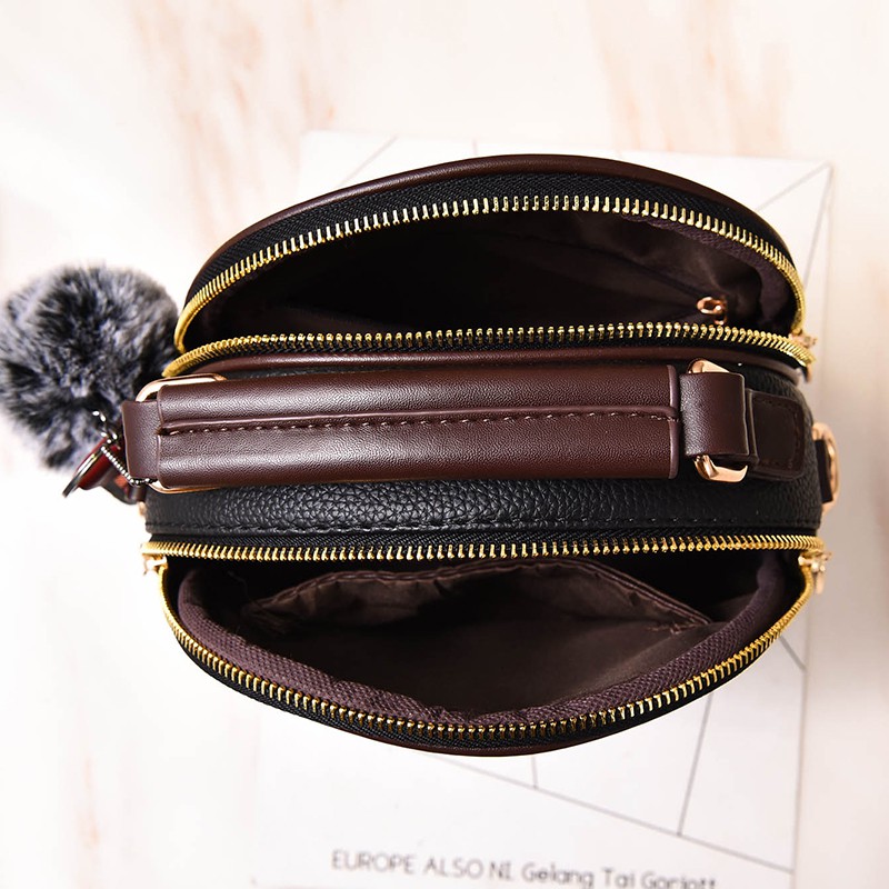 Túi đeo chéo nữ kèm quả bông HOTTREND  Túi đeo chéo nữ Hàn Quốc cao cấp Deli_store