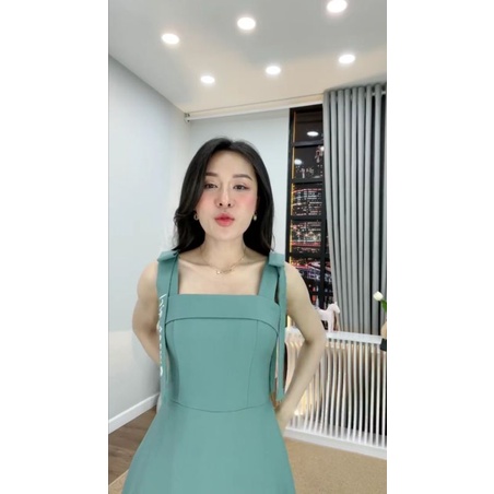 Đầm xanh hai dây chữ Sweet girl thêu