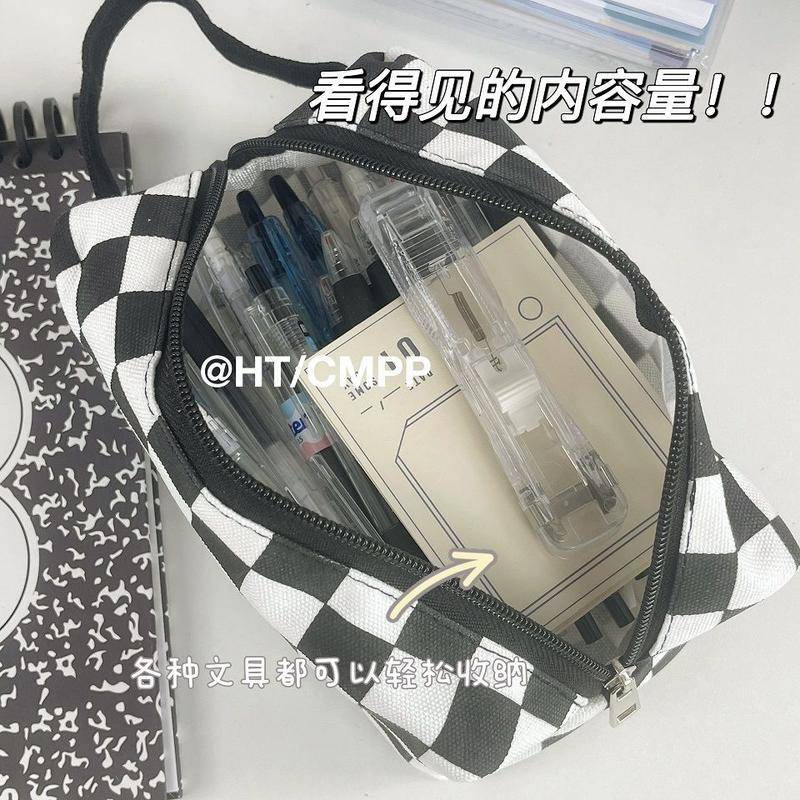 ⭐ iLado ⭐ Túi dễ thương theo chủ đề iLado Nylon đen mạng tinh thể phong cách ca rô túi có dây kéo nhỏ hộp đựng bút ba chiều bút dễ thương có dây kéo văn phòng túi đựng đồ cá nhân Phong cách nữ tính nhẹ nhàng