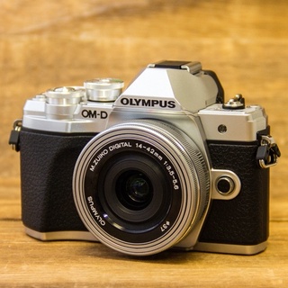 Máy ảnh micro four Olympus E-m10, độ phân giải thumbnail