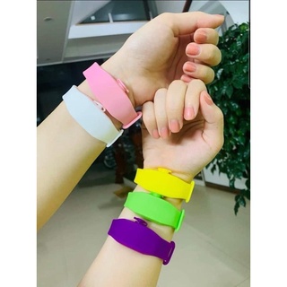 Vòng đeo tay đựng dung dịch sát khuẩn rửa tay nhanh nhiều màu