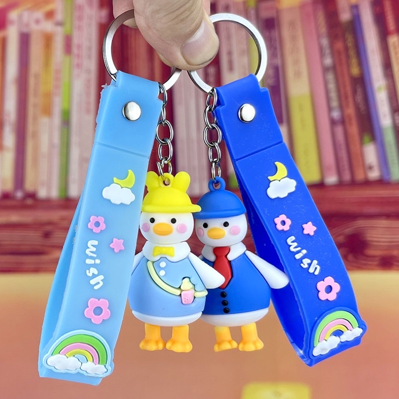 Móc khoá  Vịt  đội nón phong cách Sang chảnh / dùng treo Balô móc khoá  xe