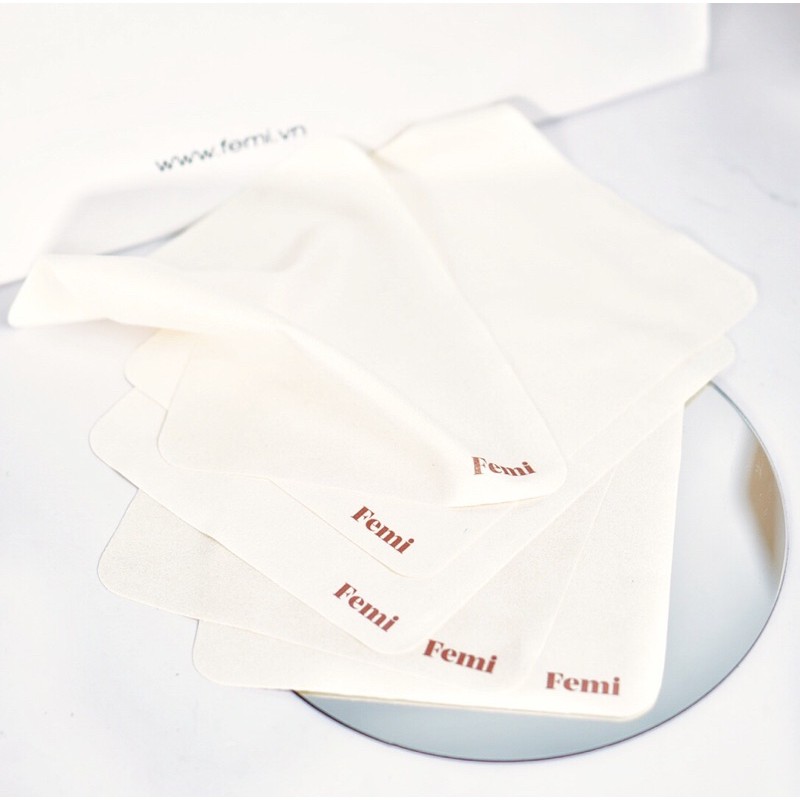 Khăn Lau và Nước Rửa Kính Femi chuyên dụng