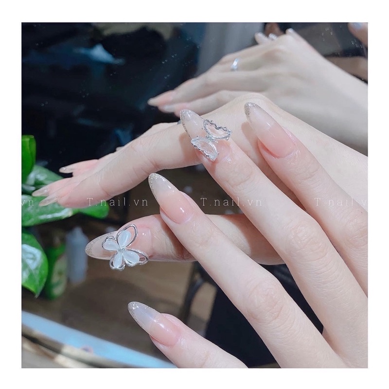 Nailbox thiết kế màu thạch đính charm đá