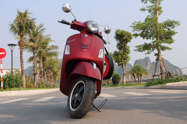 Xe máy Vespa GTS ABS iGET Đỏ sần 150cc - Mới 100%