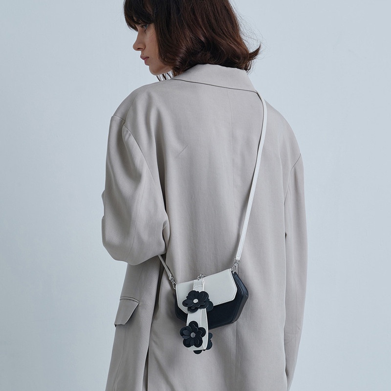 Túi Đeo Chéo Phối Hoa Đáng Yêu Thời Trang Dành Cho Nữ