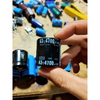 tụ 63V 4700uf