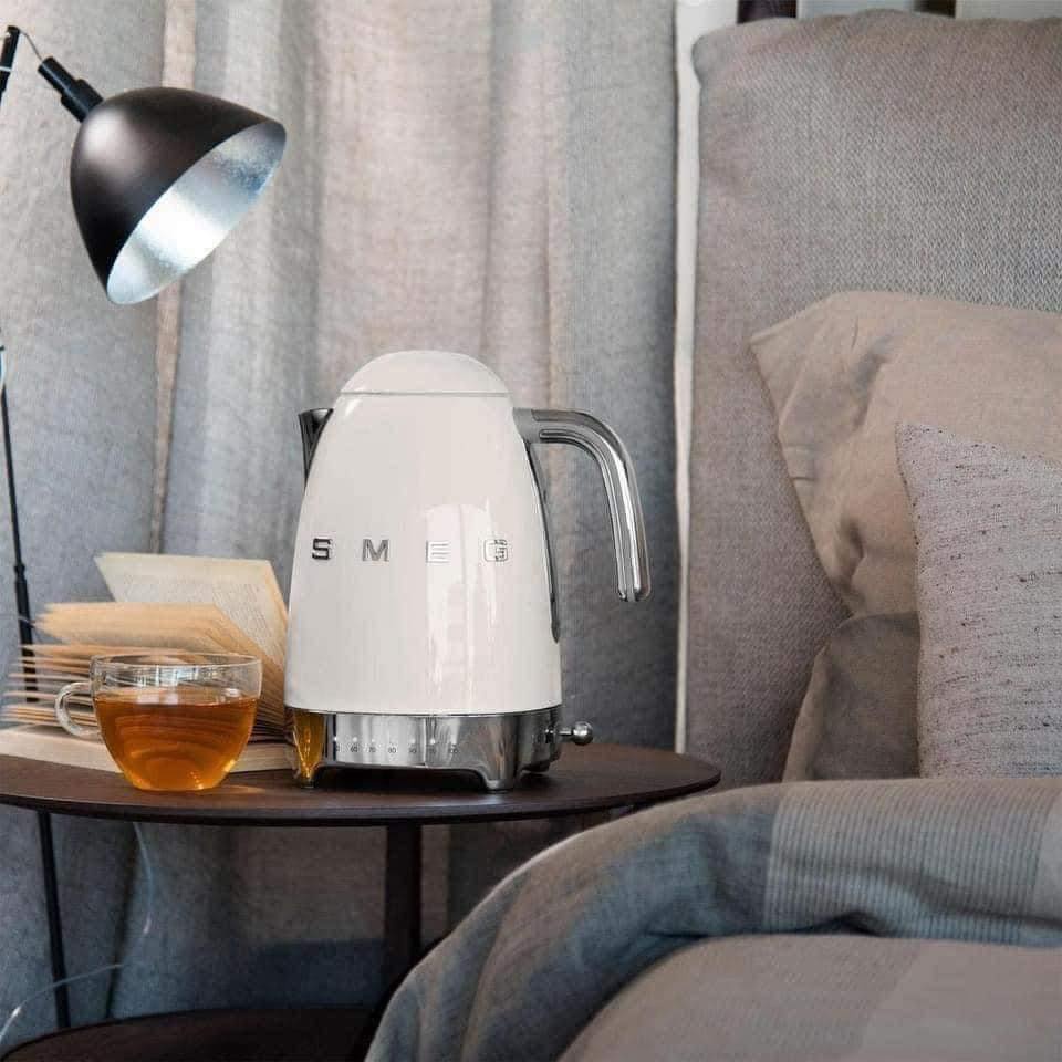 Ấm siêu tốc SMEG  có điều chỉnh nhiệt độ
