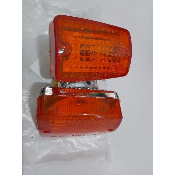 Cặp đèn xi nhan trước xe Cúp 82.