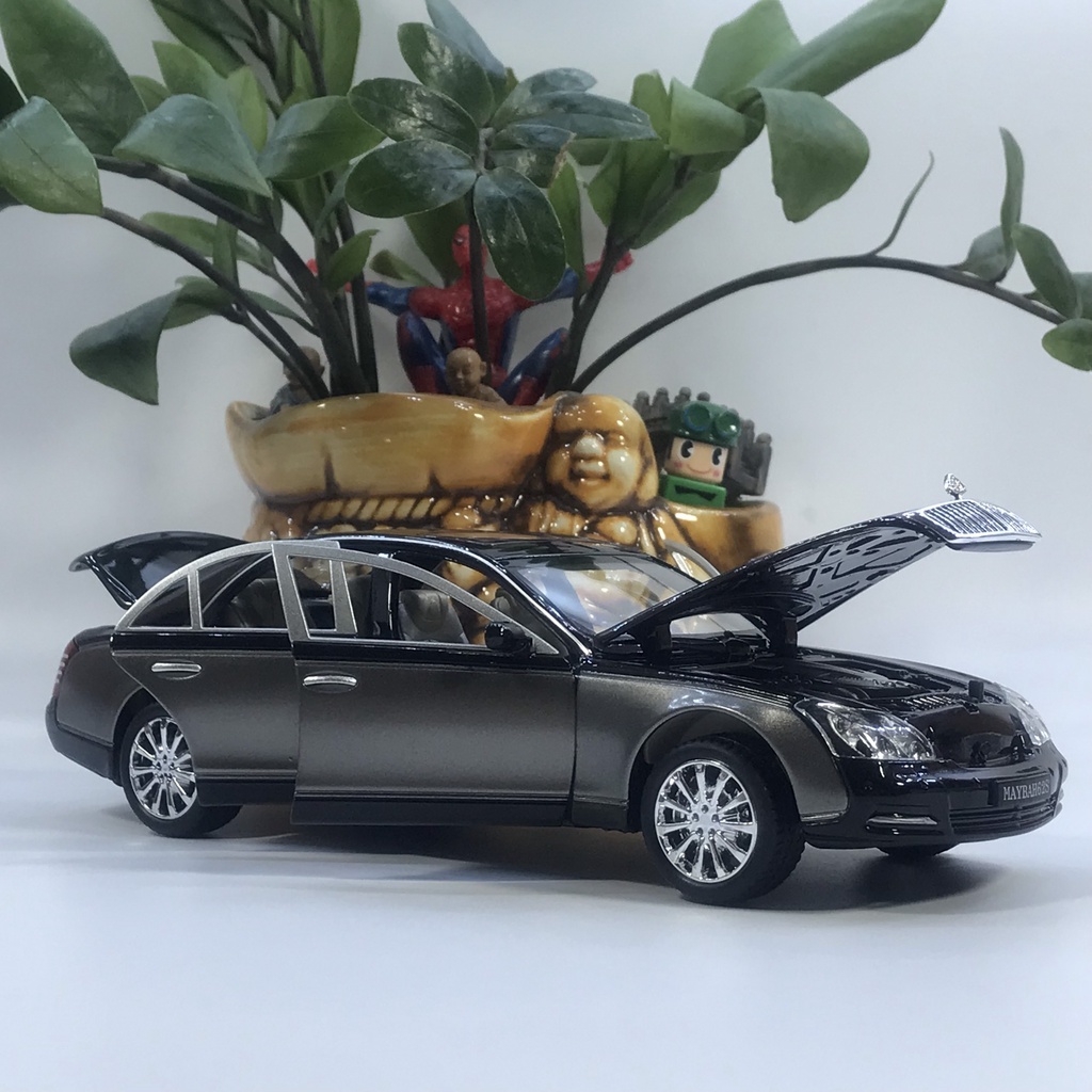 Mô hình xe ô tô Mercedes Maybach 62S tỷ lệ 1:24