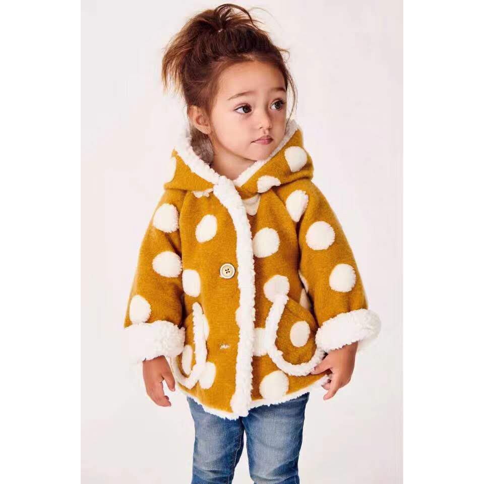 Áo khoác lông cừu dành cho bé gái màu vàng chấm bi