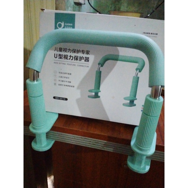 Giá đỡ chống cận thị cho bé, điều chỉnh tư thế ngồi học